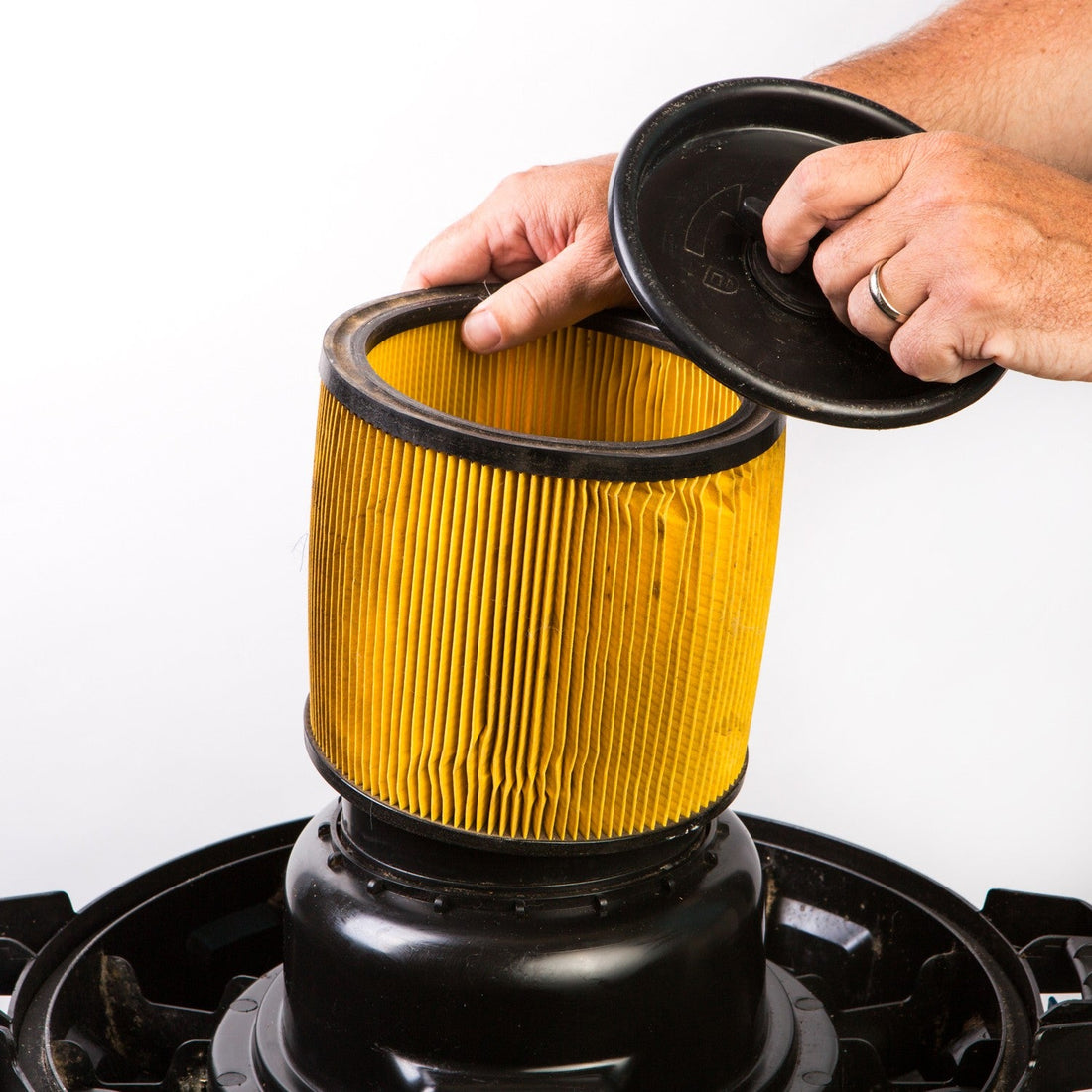 How to Change the Filter in a Wet/Dry Vac